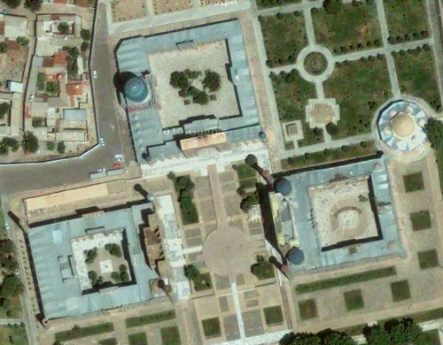 Las antiguas madrazas de Registán en Samarcanda en los mapas de Turismo Google